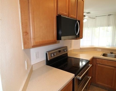 10963 Savannah Wood Drive - Photo Thumbnail 8
