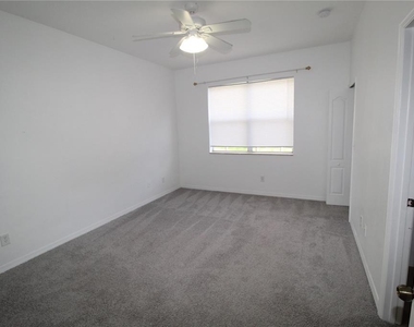 10963 Savannah Wood Drive - Photo Thumbnail 16