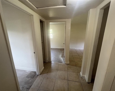 4227 Lake Lawne Avenue - Photo Thumbnail 15
