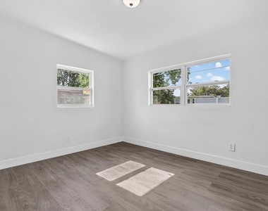 1612 W Grant Street - Photo Thumbnail 18
