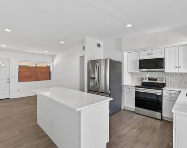 1612 W Grant Street - Photo Thumbnail 9