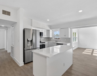 1612 W Grant Street - Photo Thumbnail 10