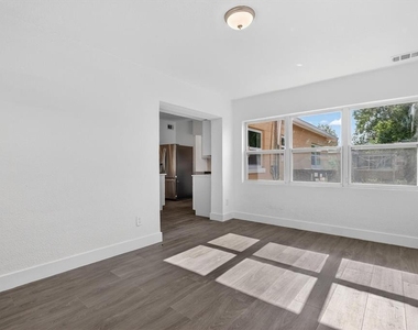 1612 W Grant Street - Photo Thumbnail 13