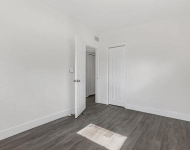 1612 W Grant Street - Photo Thumbnail 19