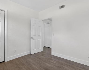 1612 W Grant Street - Photo Thumbnail 16