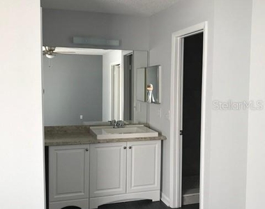 11141 Essex Ridge Court - Photo Thumbnail 6