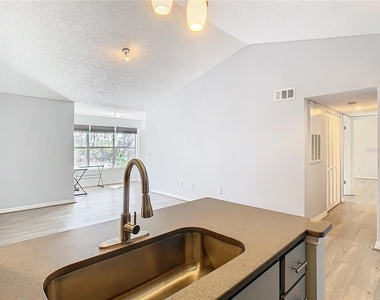 5144 Conroy Road - Photo Thumbnail 7
