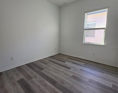 9185 Carmela Avenue - Photo Thumbnail 16