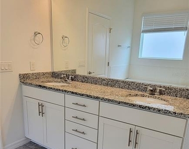 9185 Carmela Avenue - Photo Thumbnail 15