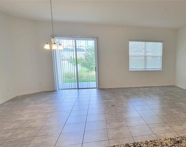 9185 Carmela Avenue - Photo Thumbnail 8