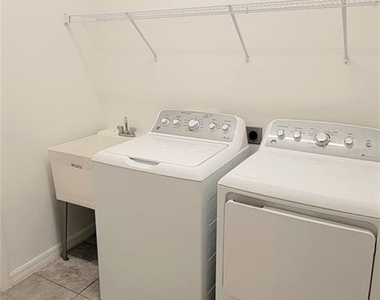 9185 Carmela Avenue - Photo Thumbnail 18