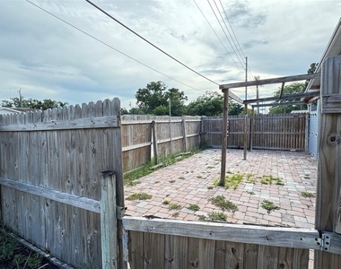 9401 57th Street N - Photo Thumbnail 5