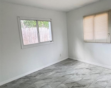 9401 57th Street N - Photo Thumbnail 7