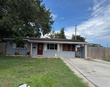 9401 57th Street N - Photo Thumbnail 13