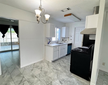 9401 57th Street N - Photo Thumbnail 17