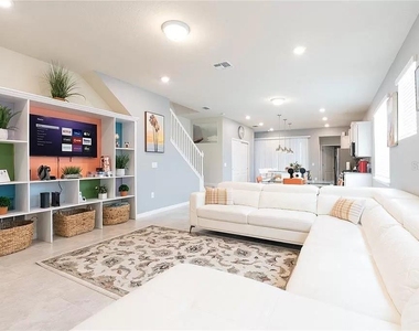 7243 Oakmoss Loop - Photo Thumbnail 5