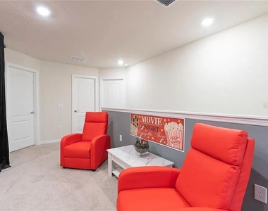 7243 Oakmoss Loop - Photo Thumbnail 24