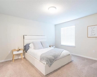 7243 Oakmoss Loop - Photo Thumbnail 30