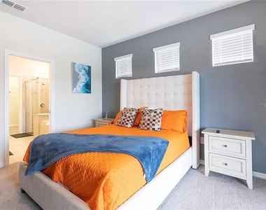 7243 Oakmoss Loop - Photo Thumbnail 17
