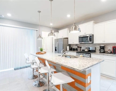7243 Oakmoss Loop - Photo Thumbnail 8