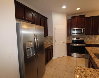 9885 Leland Drive - Photo Thumbnail 8