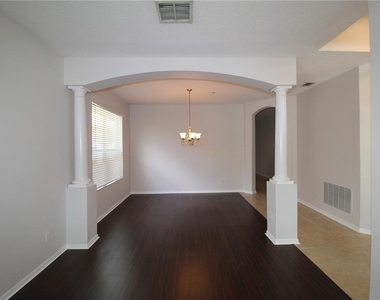 9885 Leland Drive - Photo Thumbnail 3