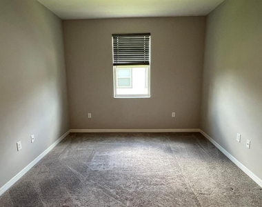 321 Evertree Loop - Photo Thumbnail 21