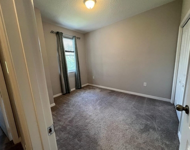 321 Evertree Loop - Photo Thumbnail 14
