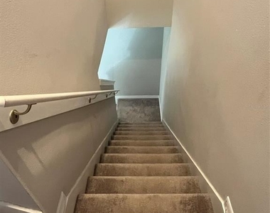321 Evertree Loop - Photo Thumbnail 23