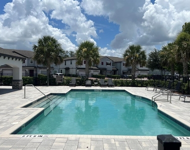 321 Evertree Loop - Photo Thumbnail 6