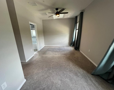 321 Evertree Loop - Photo Thumbnail 11