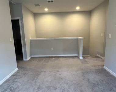 321 Evertree Loop - Photo Thumbnail 20