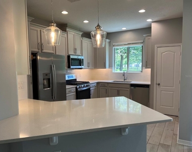 321 Evertree Loop - Photo Thumbnail 8