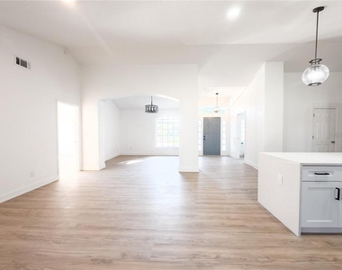 10711 Lake Hill Drive - Photo Thumbnail 7