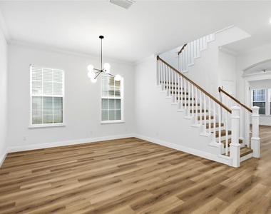 912 Waterside Drive - Photo Thumbnail 24