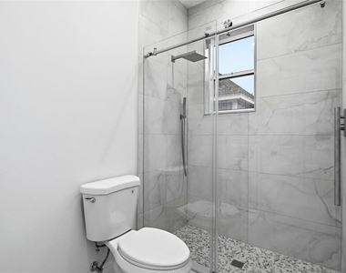 912 Waterside Drive - Photo Thumbnail 29
