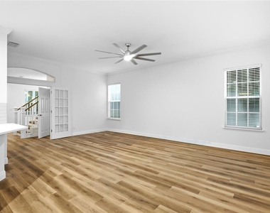 912 Waterside Drive - Photo Thumbnail 19