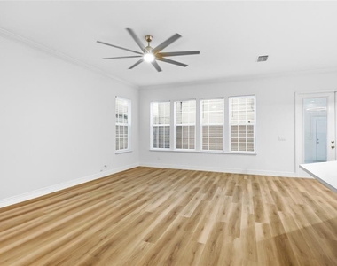 912 Waterside Drive - Photo Thumbnail 22