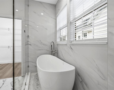 912 Waterside Drive - Photo Thumbnail 44