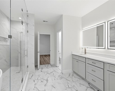 912 Waterside Drive - Photo Thumbnail 47