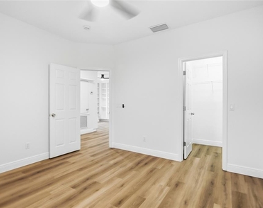 912 Waterside Drive - Photo Thumbnail 32