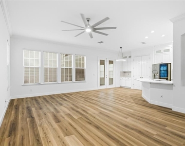 912 Waterside Drive - Photo Thumbnail 21