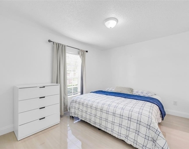 4211 Floating Orchid Court - Photo Thumbnail 11