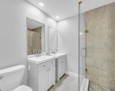 4211 Floating Orchid Court - Photo Thumbnail 17