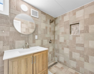 4211 Floating Orchid Court - Photo Thumbnail 18