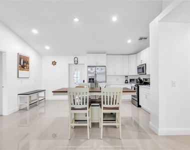 4211 Floating Orchid Court - Photo Thumbnail 8