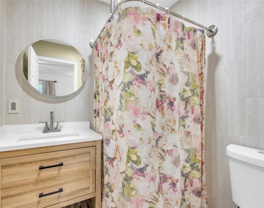 4211 Floating Orchid Court - Photo Thumbnail 15