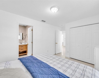 4211 Floating Orchid Court - Photo Thumbnail 12