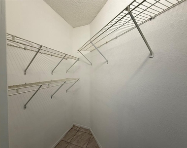 3900 Southpointe Drive - Photo Thumbnail 10