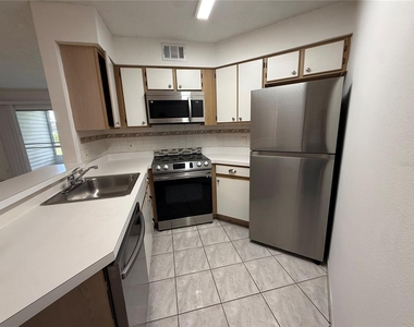3900 Southpointe Drive - Photo Thumbnail 6